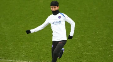 صفقة الشتاء المنتظرة.. باريس سان جيرمان يوجه صدمة لبرشلونة بضم موهبة شابة